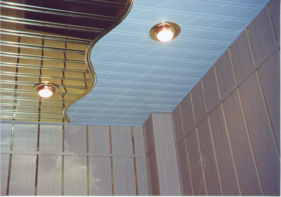 Реечный потолок в ванной комнате — приветствуем современные технологии.