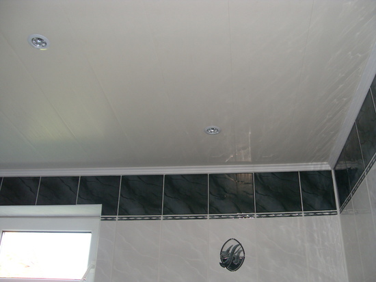Крепление пластиковых панелей на потолок своими руками на кухне