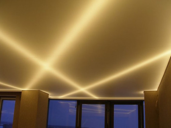 Светодиодная подсветка – как сделать натяжной потолок более эффектным?