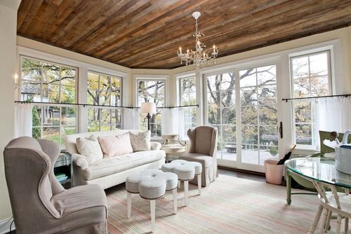 Чем же рекомендуют отделывать потолки в деревянном доме?
